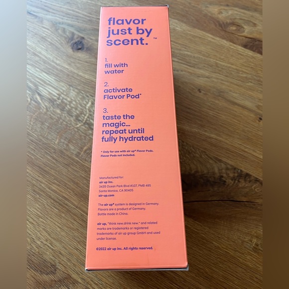 Air Up water bottle with flavor pods. - Picture 3 of 11